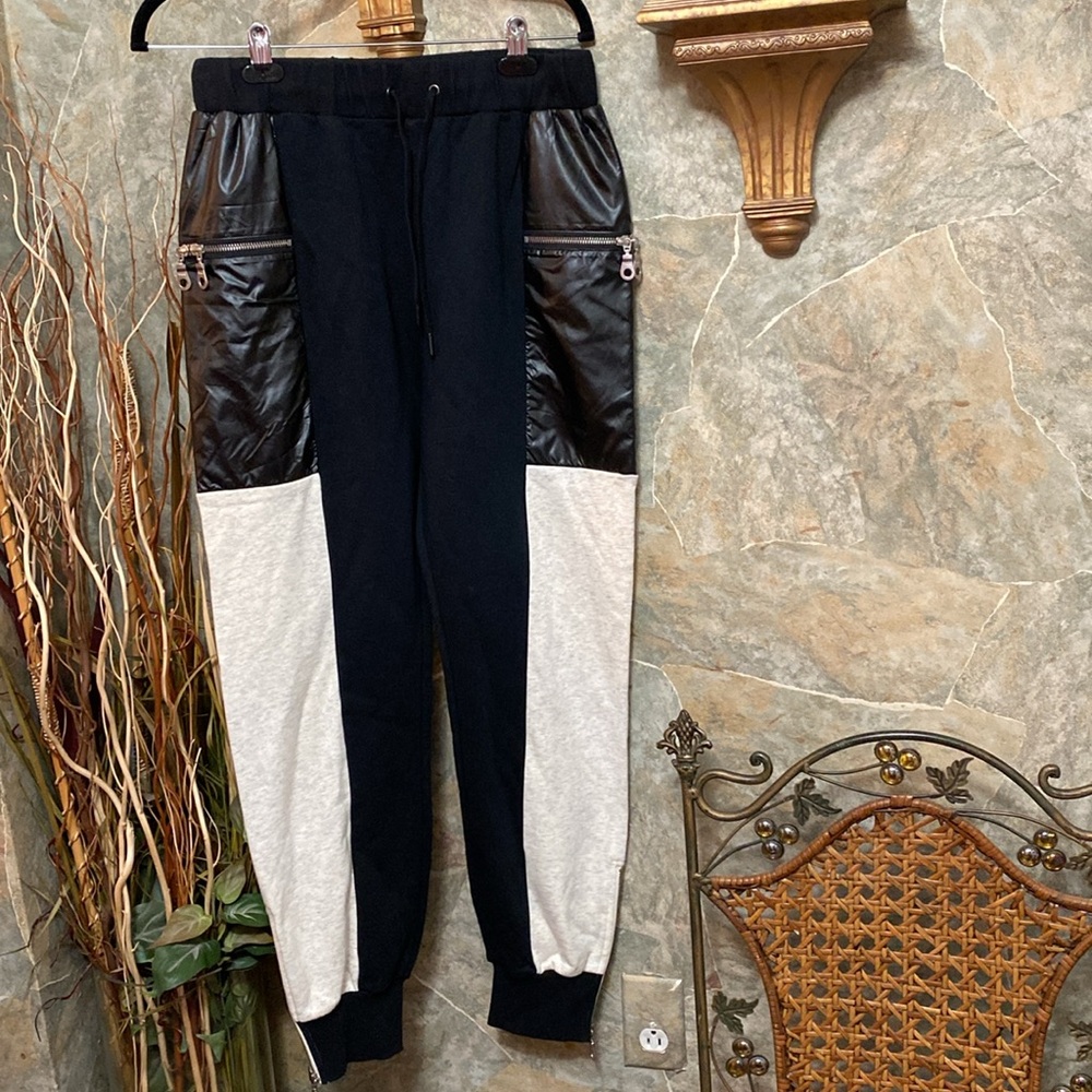 Black scale men’s sweatpants athletic sports joggers streetwear pants retro